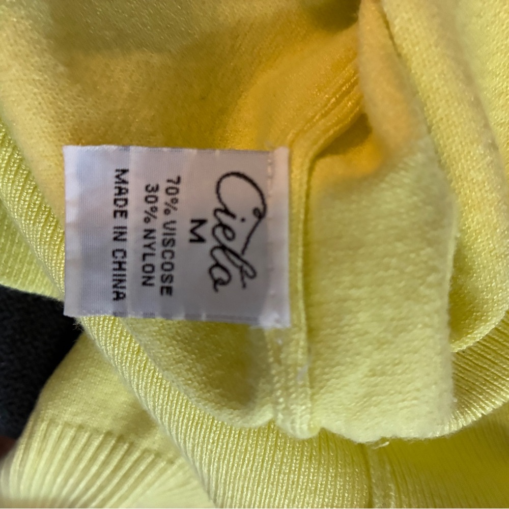 Cielo Lemon Button-Up Cardigan - Picture 5 of 6